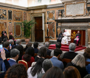 Papa: nenhum jovem deve ser deixado 