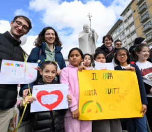 Francisco e as crianças: um amor recíproco