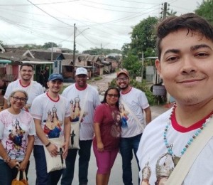 Papa: viver a caridade é acolher o amor de Deus e arregaçar as mangas pelo outro