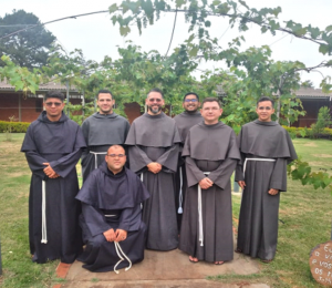 Encontro formativo com Frei Elio J. Rojas no Noviciado Santo Antônio em Cascavel-PR