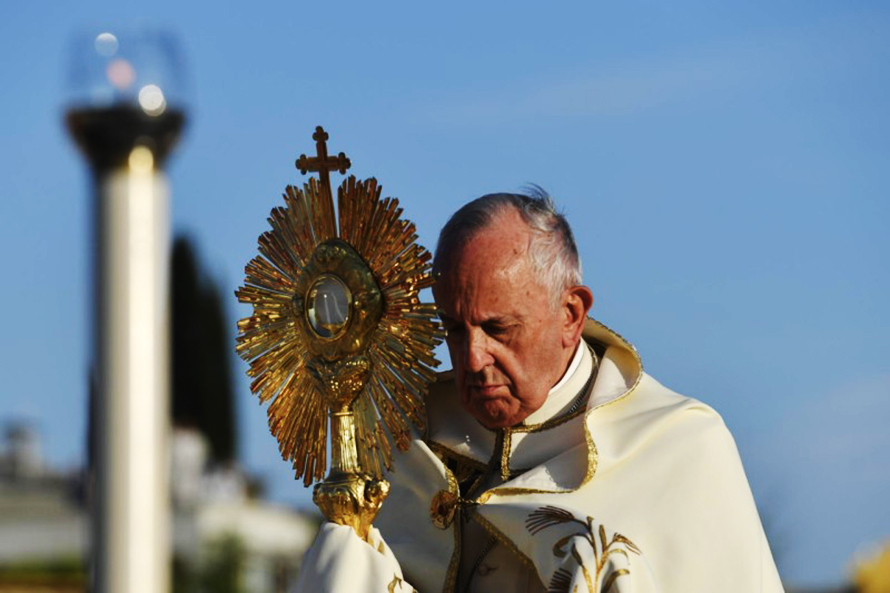 Papa Francisco convida todos a oração onde concederá benção Urbi et Orbi